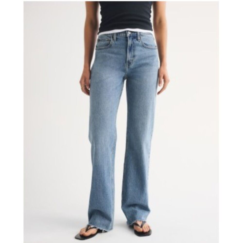 Abercrombie & Fitch High Rise 90s Relaxed Frayed Hem Jean 90's 24 / 00 S Jeans